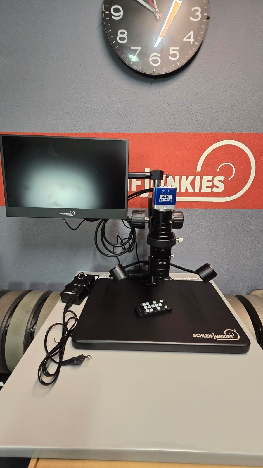 Digital Mikroskop mit Bildschirm und hochwertiger Optik